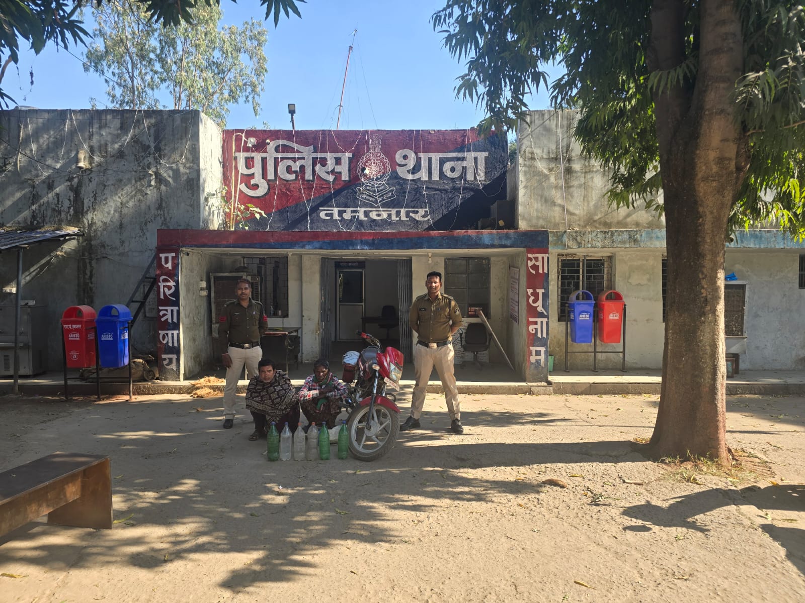 अवैध शराब के खिलाफ जूटमिल, तमनार और पुसौर पुलिस की प्रभावी कार्रवाई, तीन मामलों में 05 आरोपी गिरफ्तार, 02 बाइक और अवैध शराब जप्त….