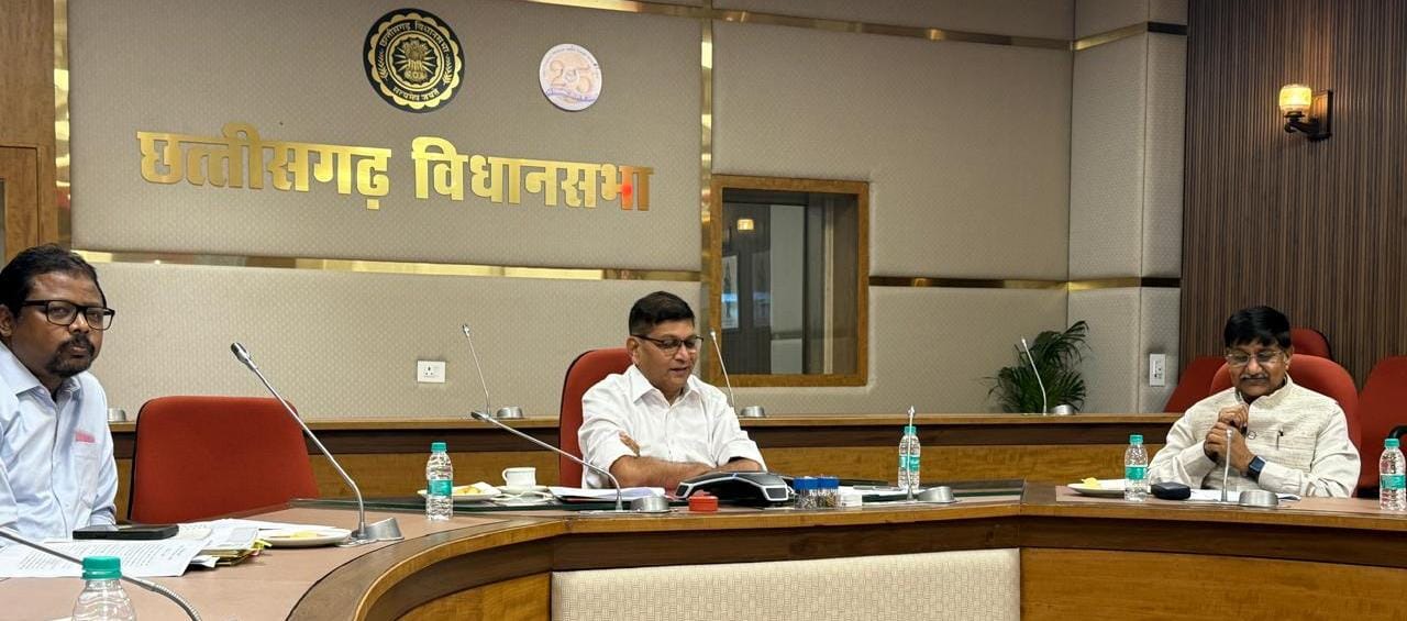 मुख्य सचिव श्री अमिताभ जैन  ने सड़क पर जन्मदिन मनाने और सार्वजनिक यातायात को बाधित करने वालों पर कड़ी कार्यवाही करने के दिए निर्देश…