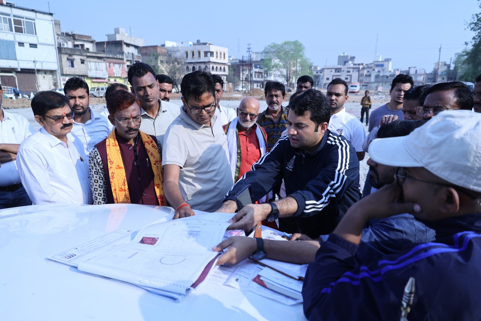 सुबह से शहर के विभिन्न प्रोजेक्ट्स की ऑन ग्राउंड प्रोग्रेस देखने निकले वित्त मंत्री श्री ओ.पी.चौधरी….