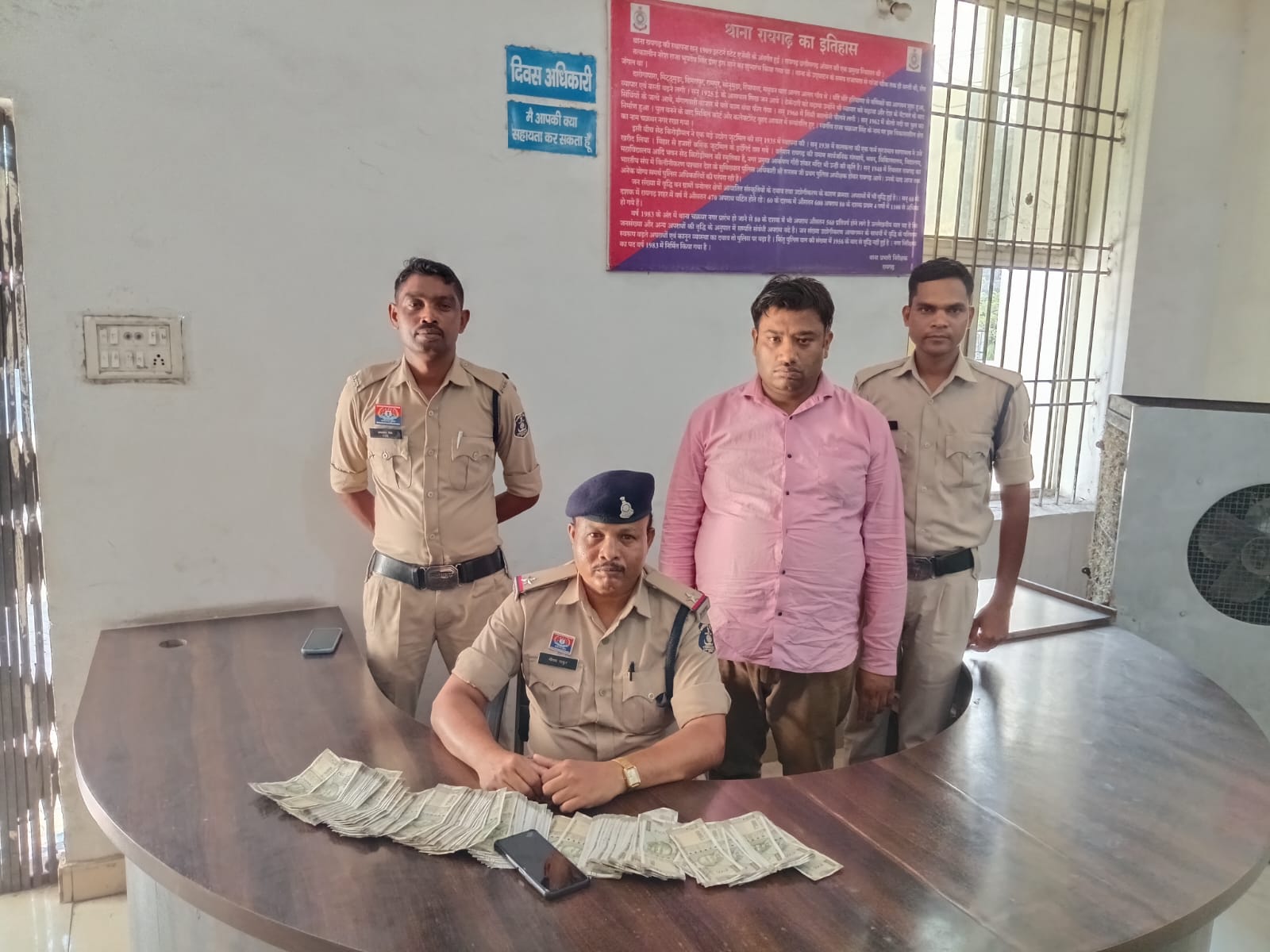 ● रायगढ़ में आईपीएल सट्टेबाजी रैकेट का भंडाफोड़: कोतवाली और चक्रधरनगर क्षेत्र से 03 सटोरिए गिरफ्तार, ₹1.75 लाख नकद बरामद…