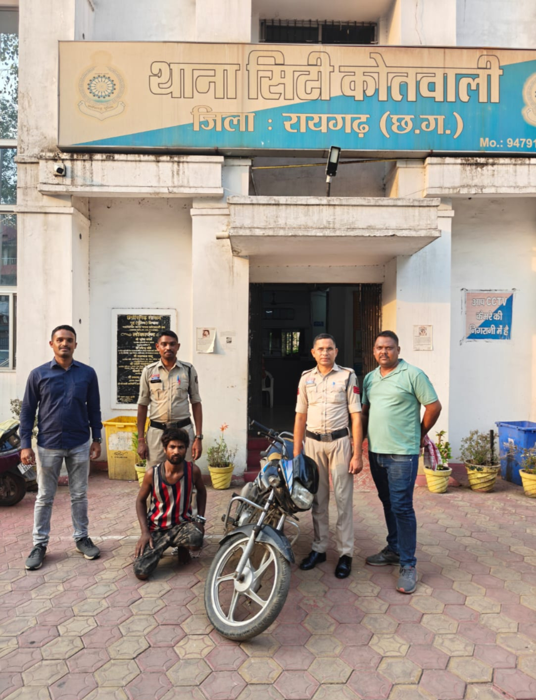 ● संजय मार्केट से चोरी बाइक के साथ शातिर आरोपी गिरफ्तार, कोतवाली पुलिस को मिली सफलता….