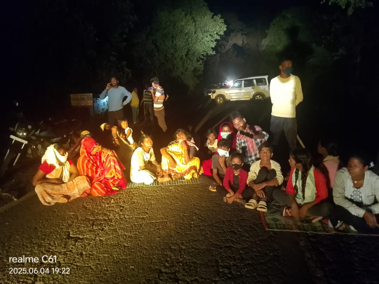रेगड़ी गैस त्रासदी: ज़हरीली गैस के रिसाव से दहशत, प्रशासन की लापरवाही पर ग्रामीणों का फूटा ग़ुस्सा, पुनः चक्का जाम…