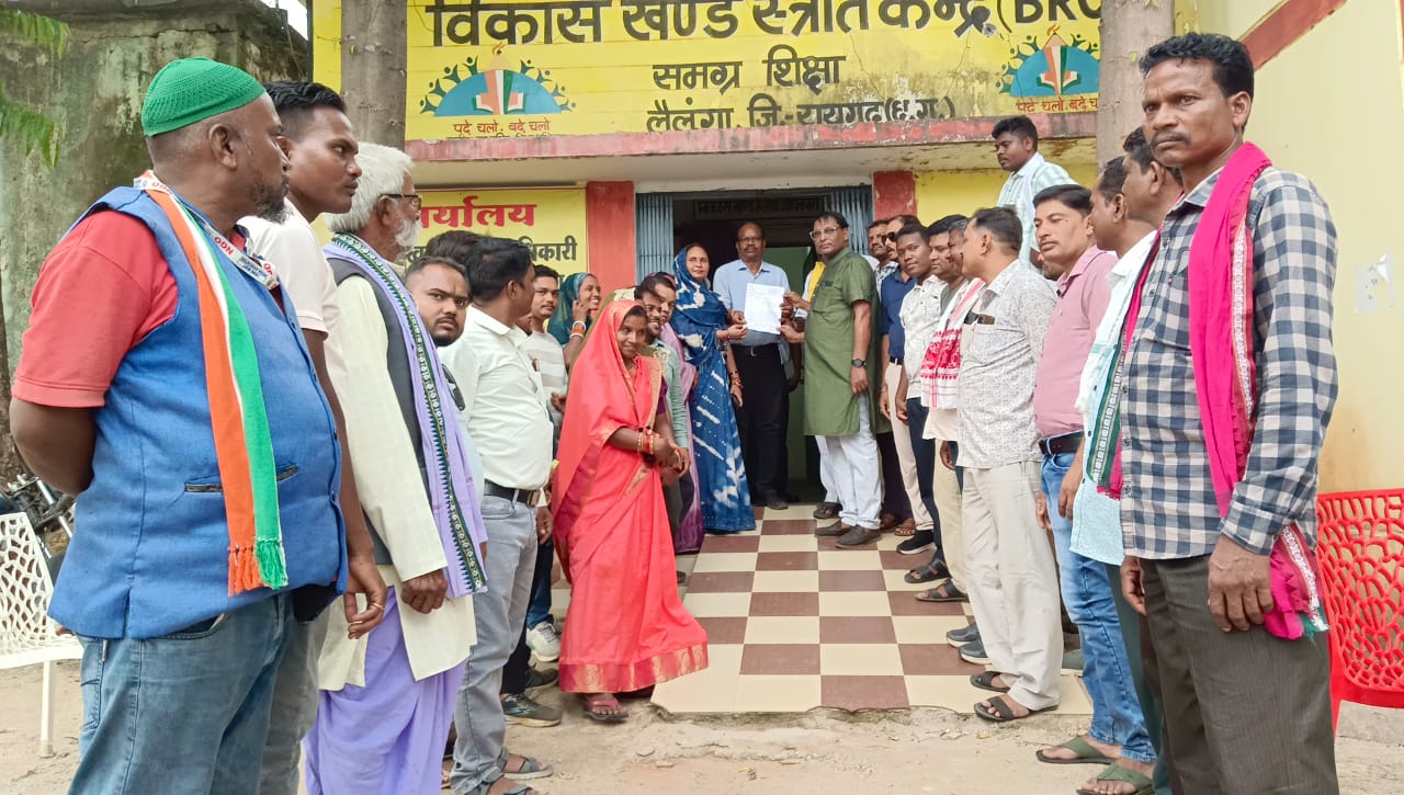 युक्तियुक्तकरण समाप्त करने की मांग को लेकर कांग्रेस नेताओं के नेतृत्व में बीईओ कार्यालय का घेराव, सौंपा गया ज्ञापन….