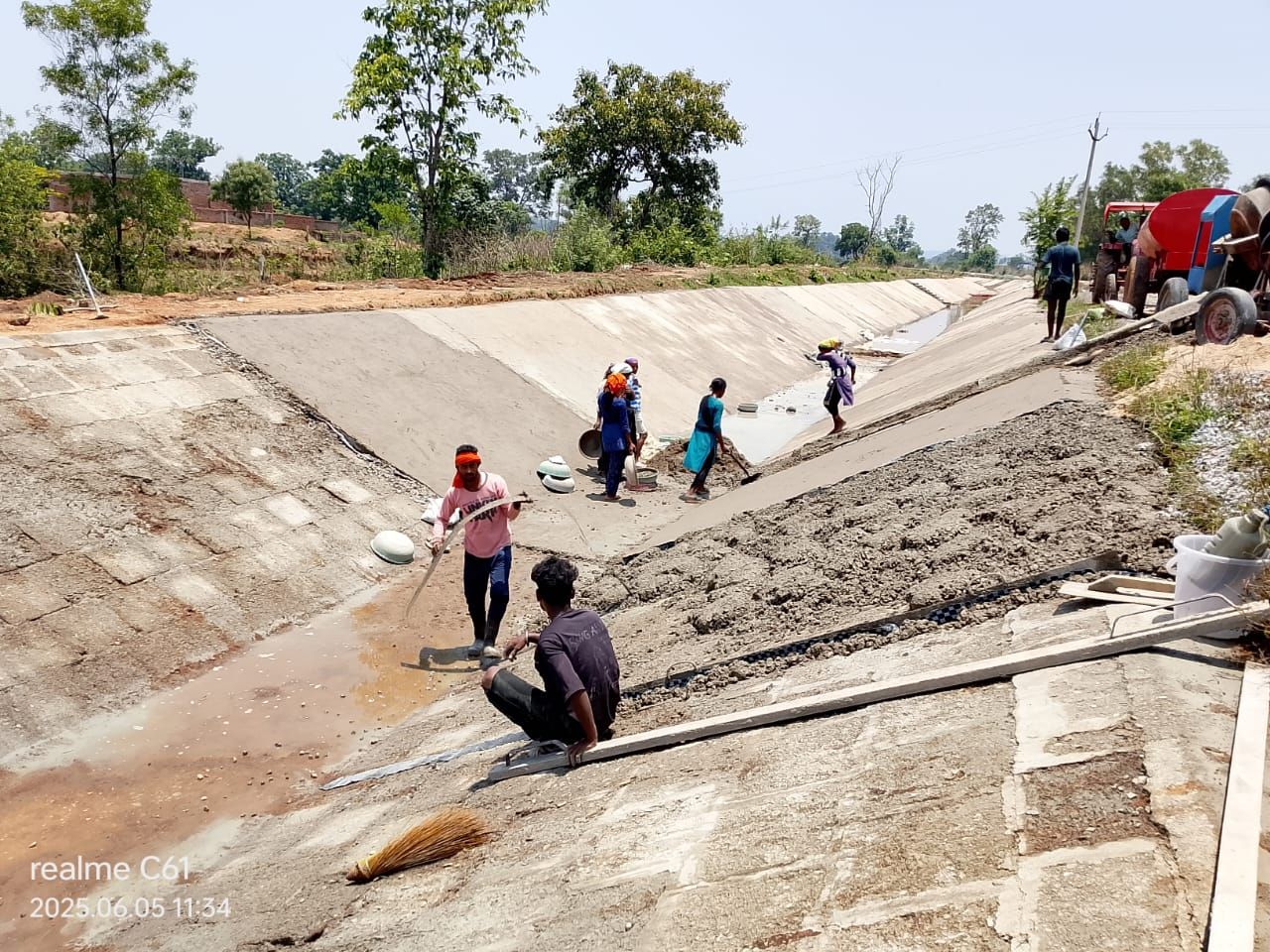 लैलूंगा नहर के लाइनिंग कार्य में भारी भ्रष्टाचार, जनप्रतिनिधियों की चुप्पी समझ से परे…